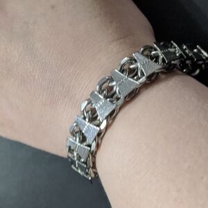 Silver Tone Triangle Chain Chunky Statement Bracelet